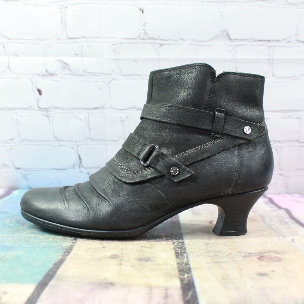 Earth Wayward Black Leather Ankle Tapered Heel Boots Size 9.5 B - Picture 1 of 9